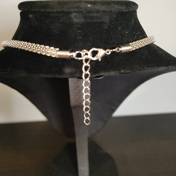 Elegant Silver and Blue Necklace - Picture 3 of 5
